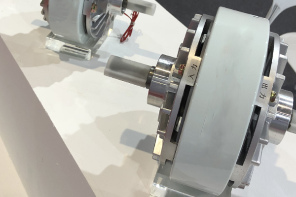 磁粉制動(dòng)器的優(yōu)勢(shì)特征及在紡織、印刷等行業(yè)的應(yīng)用